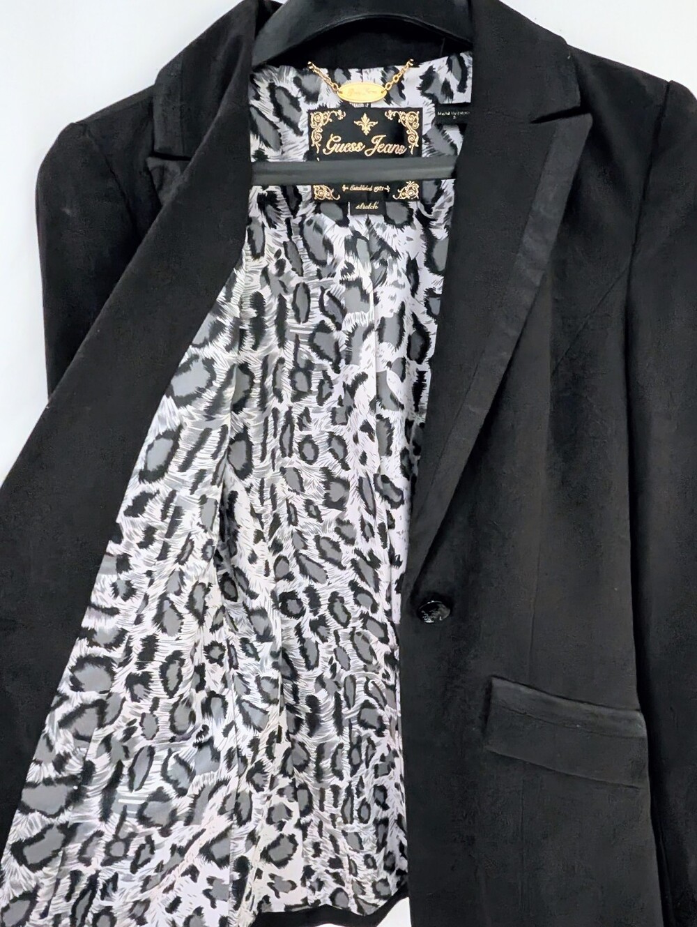 Guess Black Single-Button Blazer With Leopard Print Lining - Picture 5 of 10